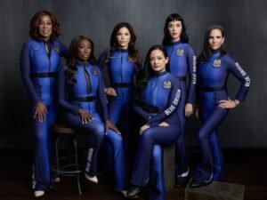 katy-perry-lauren-sanchez-1744614731214_43