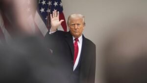 momen-trump-balas-dendam-umumkan-perang-dagang-1743666389959_169