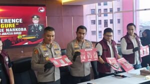 polisi-rilis-kasus-narkoba-aktor-fachri-albar-rizkydetikcom-1745482643690_169